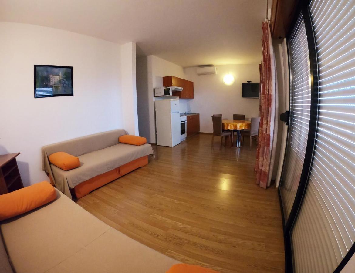 Apartments Adriatic 3 Selce Exterior photo